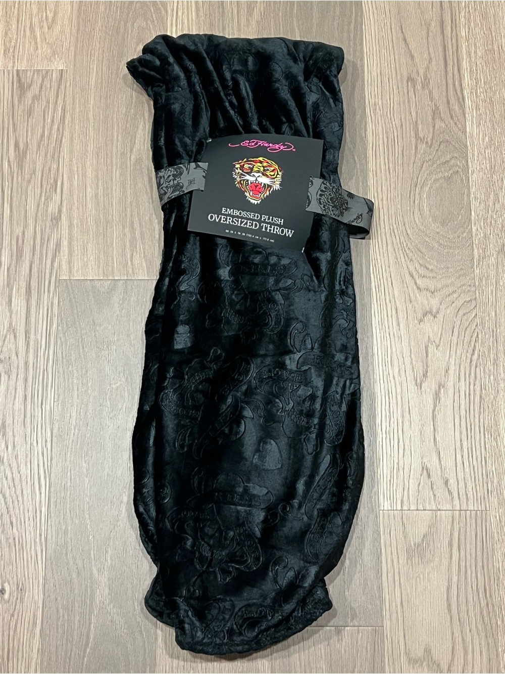 ED HARDY Black Embossed Plush Oversized Throw Blanket 60x70 Skull Crossbones Y2K